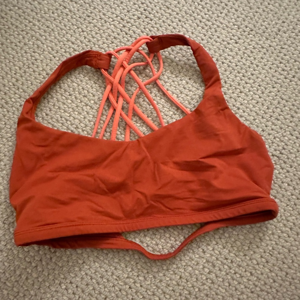 Lululemon free to be bra